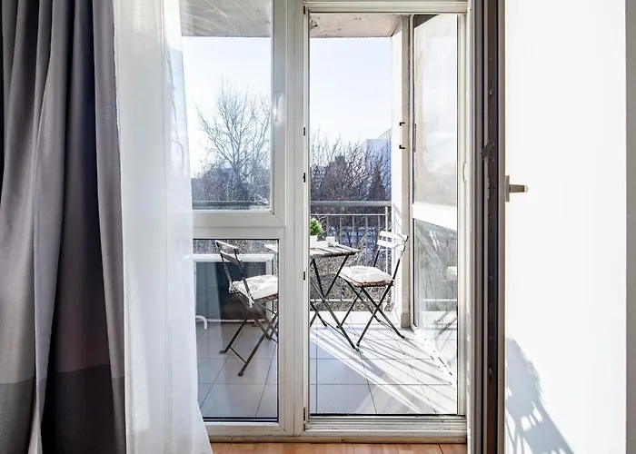 Easy Parking - Sunny - Cozy