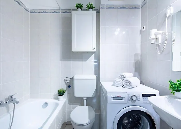 Easy Parking - Sunny - Cozy